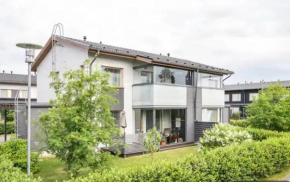 2 quit&com rooms for 4 w/ free parking in a house, Oulu
